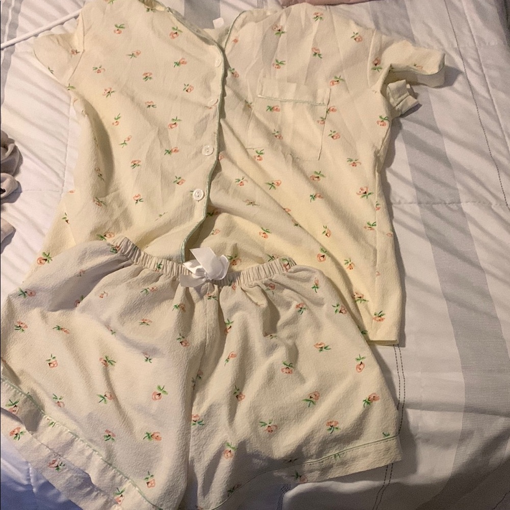 SHEIN Cream and Green Pajama Set Soft Sleepwear